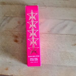 Jeffree Star velour lip in Leo